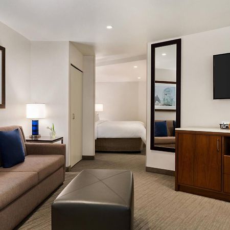 Delta Hotels by Marriott Helena Colonial Exteriör bild