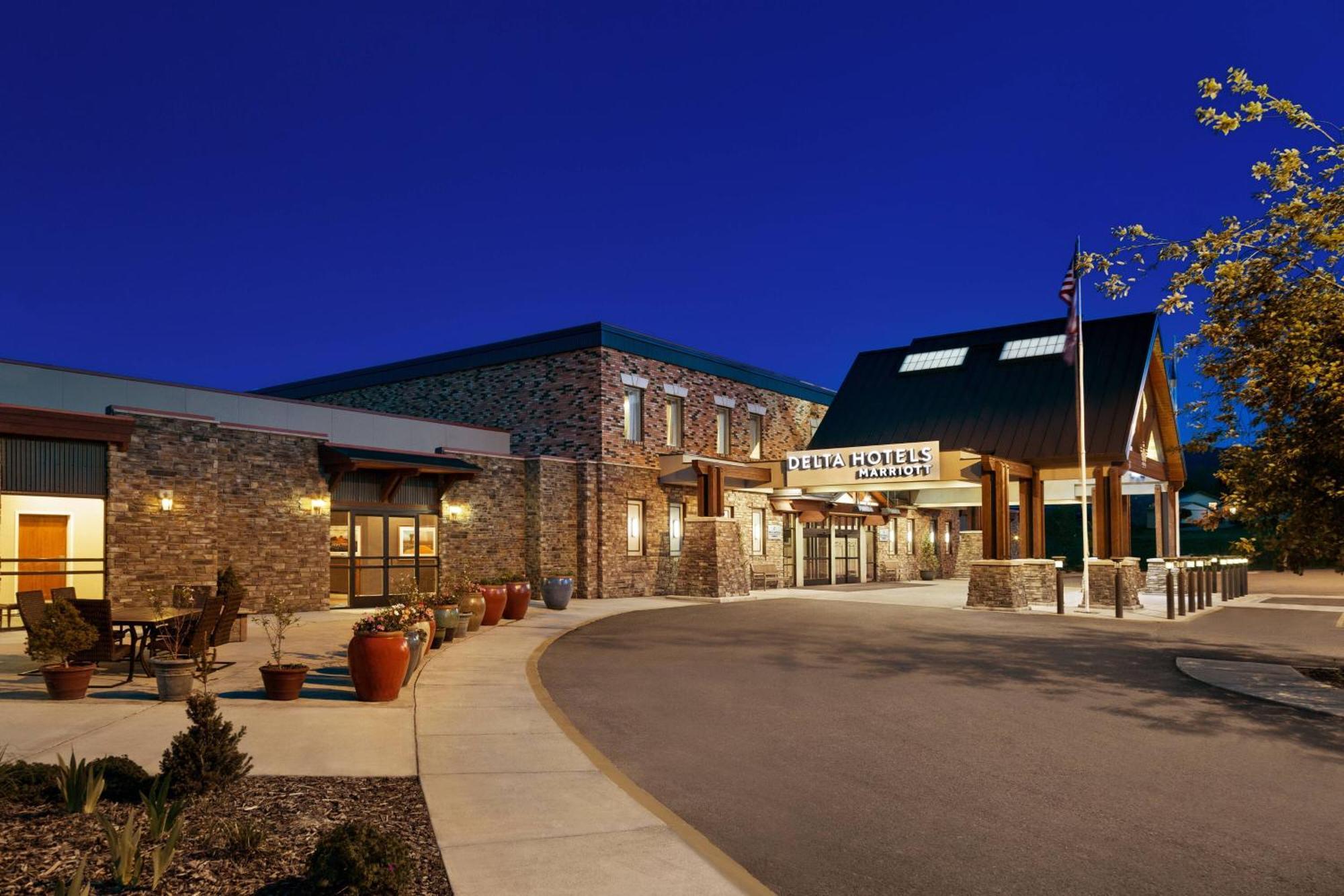Delta Hotels by Marriott Helena Colonial Exteriör bild